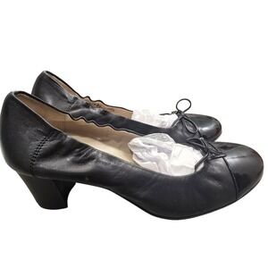 AGL Black Leather Patent Cap Toe Pumps 38.5 Bow Heel Quiet Luxury Italy Preppy